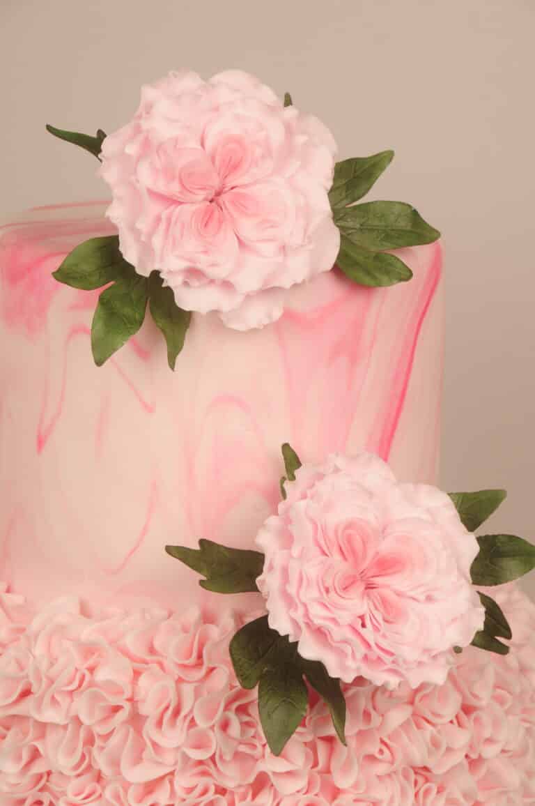 Cake with flowers on